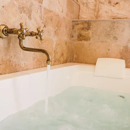 Apartment Traditional Maltese Maisonette With Internal Yard And Jacuzzi Mellieha