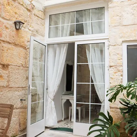 Traditional Maltese Maisonette With Internal Yard And Jacuzzi Apartment Mellieha