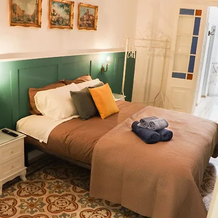 Traditional Maltese Maisonette With Internal Yard And Jacuzzi Mellieha