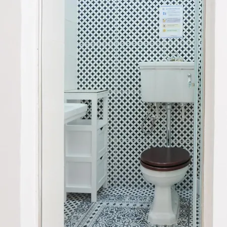 Traditional Maltese Maisonette With Internal Yard And Jacuzzi Apartment *