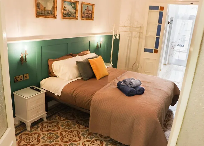 Traditional Maltese Maisonette With Internal Yard And Jacuzzi 梅利哈