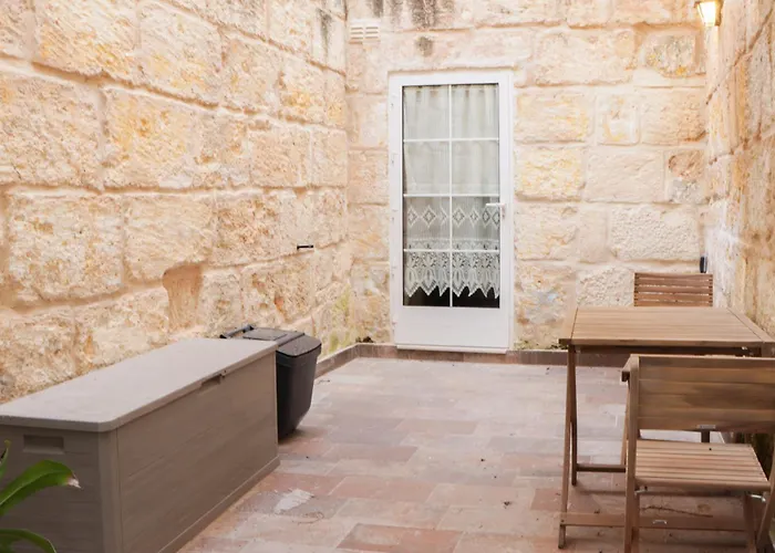 公寓 Traditional Maltese Maisonette With Internal Yard And Jacuzzi 梅利哈