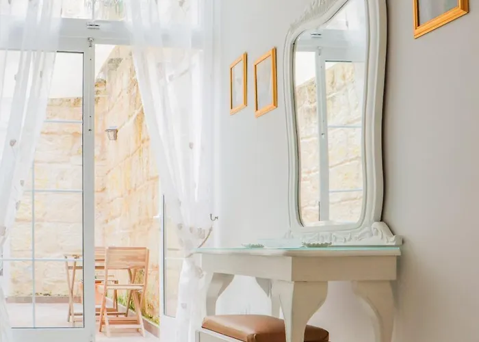 公寓 Traditional Maltese Maisonette With Internal Yard And Jacuzzi 梅利哈